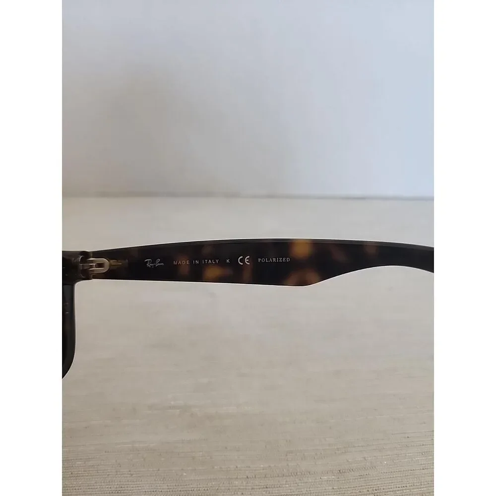 Ray Ban RB2132 902/57 55[]18 145 3P Tortoise B15 Polarized Wayfarer Sunglasses
